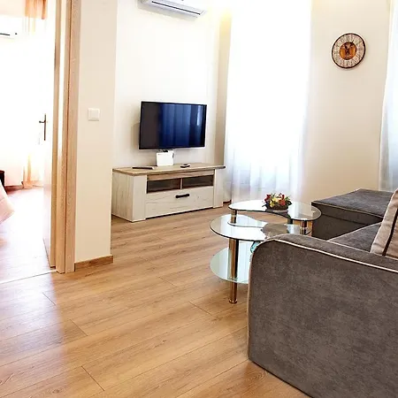 Liston Apartment